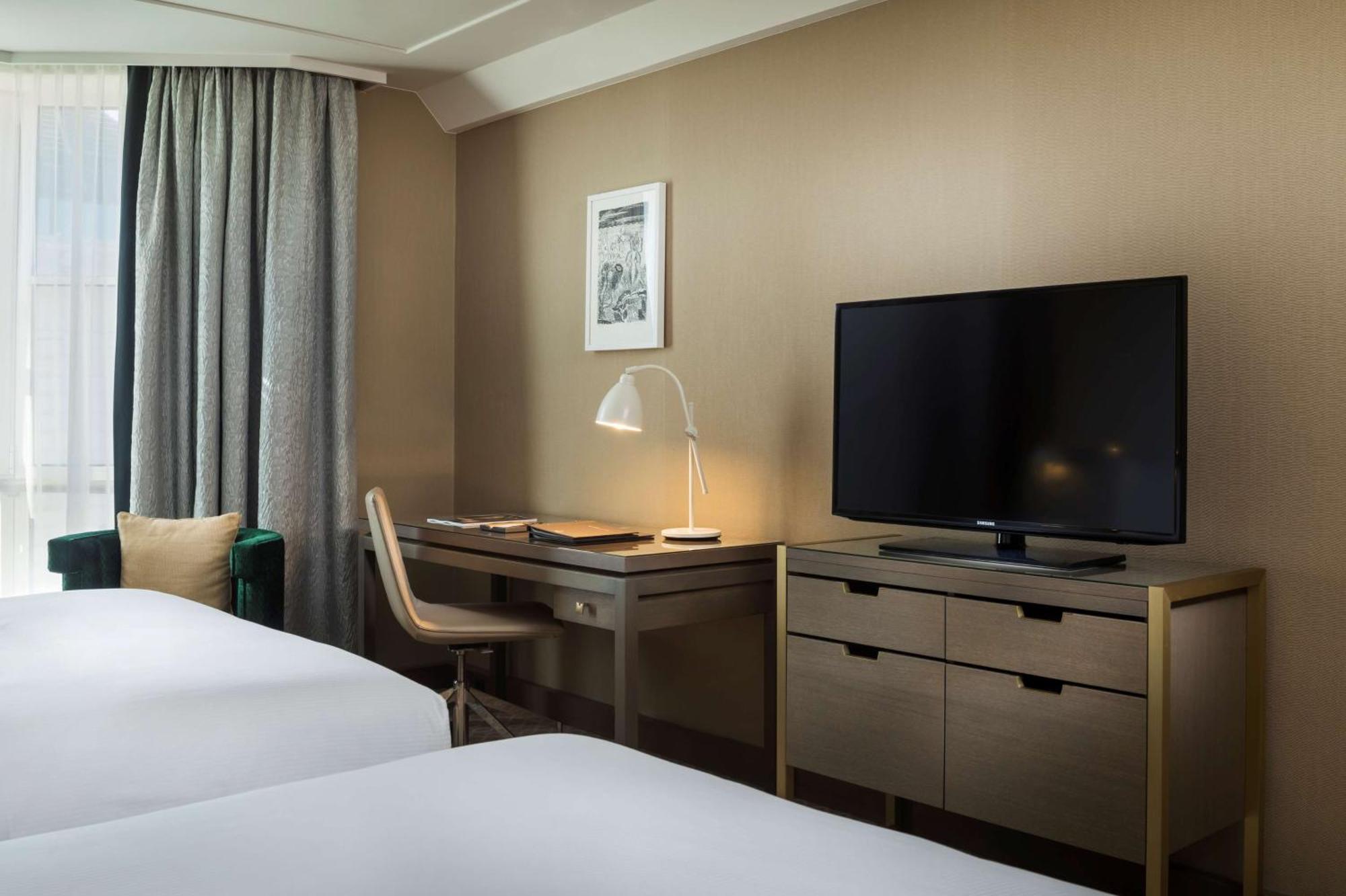 Hilton Plaza 5* Wien