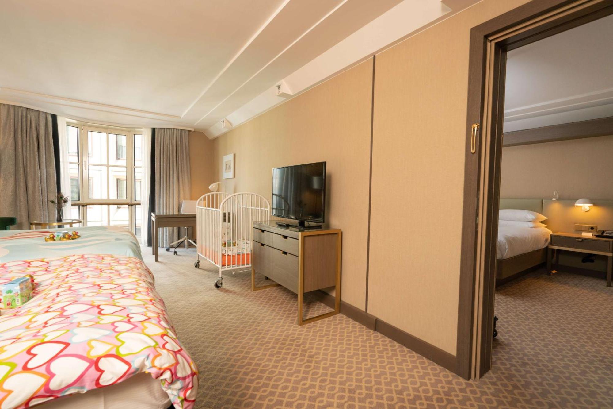 Hilton Plaza 5*
